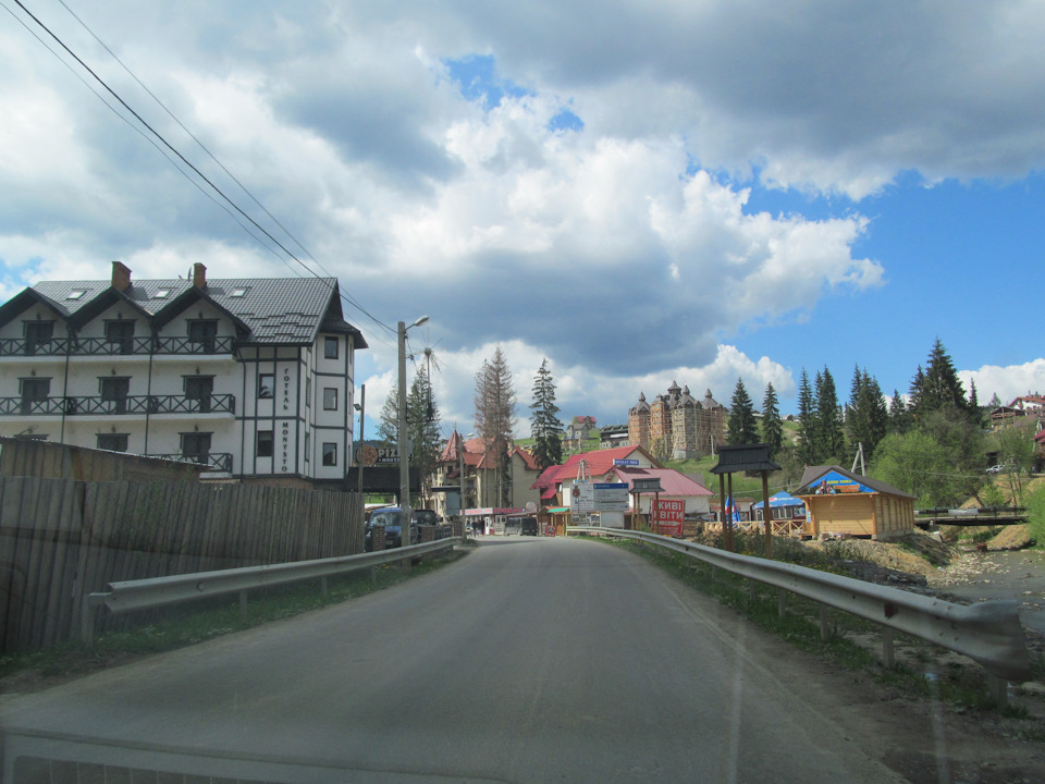 Травневі - Карпати - Яремче - Частина 3. День перший-БУКА 3
