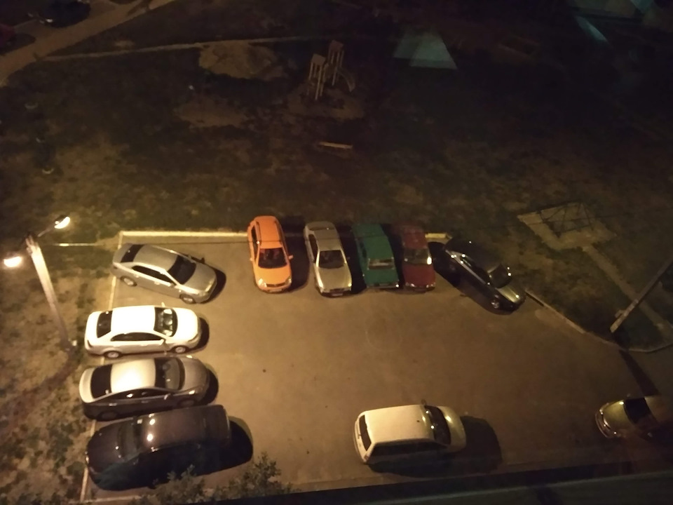 Особливості національного паркування =) + ювілейна цифра на одометрі =) 1