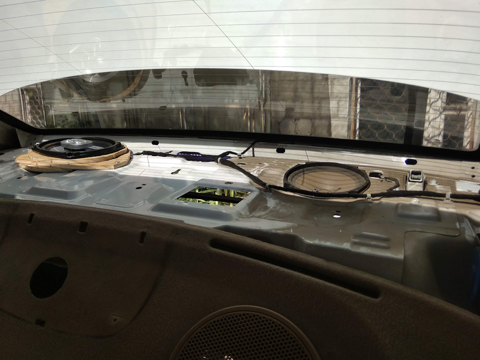 Овали Calcell CP-6930 6x9 у задню полицю. Частина 2 Ріжемо, пиляємо, ставимо, підключаємо 4