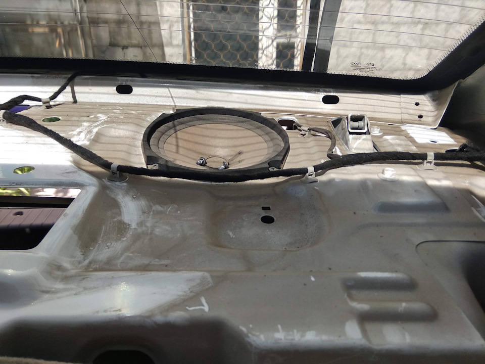 Овали Calcell CP-6930 6x9 у задню полицю. Частина 2 Ріжемо, пиляємо, ставимо, підключаємо 5