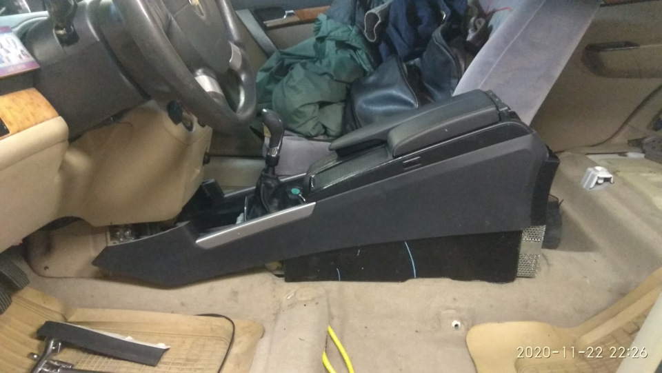 Підлокітник від мерседеса w212 4
