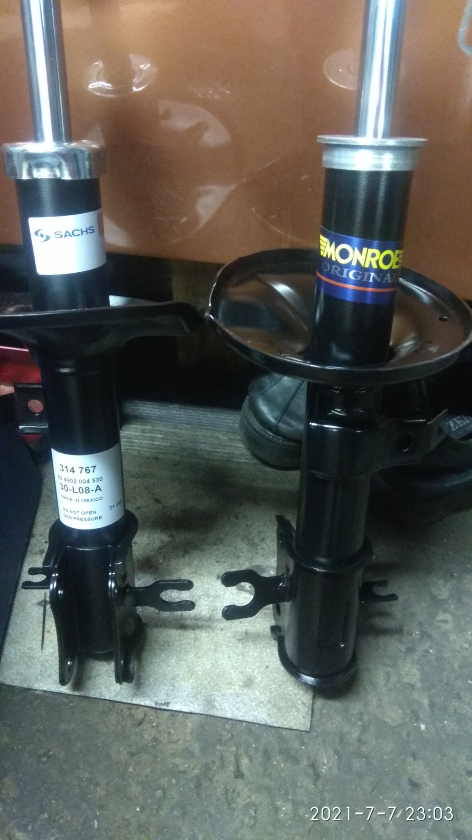 Sachs made by mexico-чекав більшого( 1