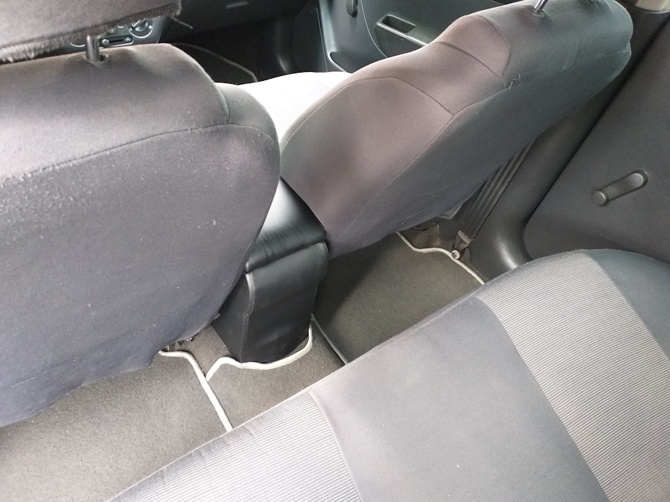 Купив підлокітник Armrest 3