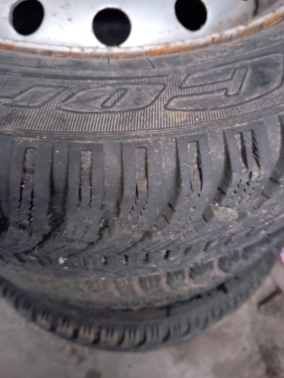 Продам комплект R14 4/98 5