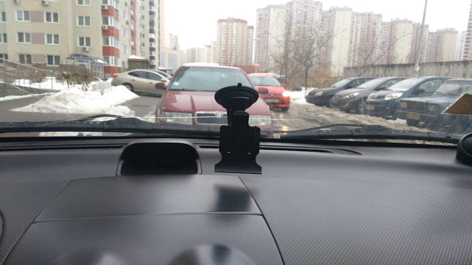 Тріщина на лобовому склі 1