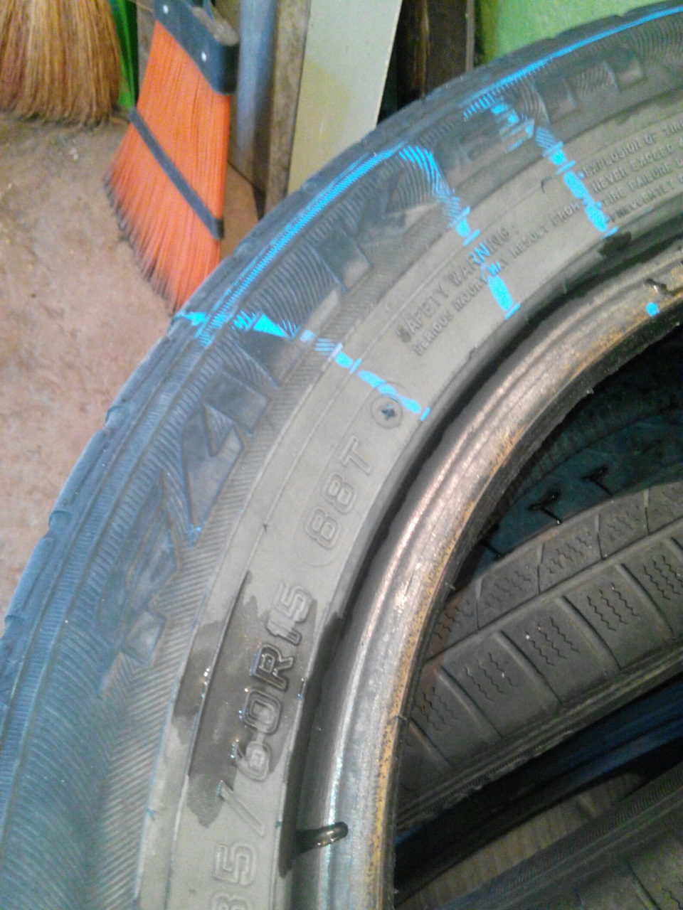 Продам зимову гуму FALKEN 3