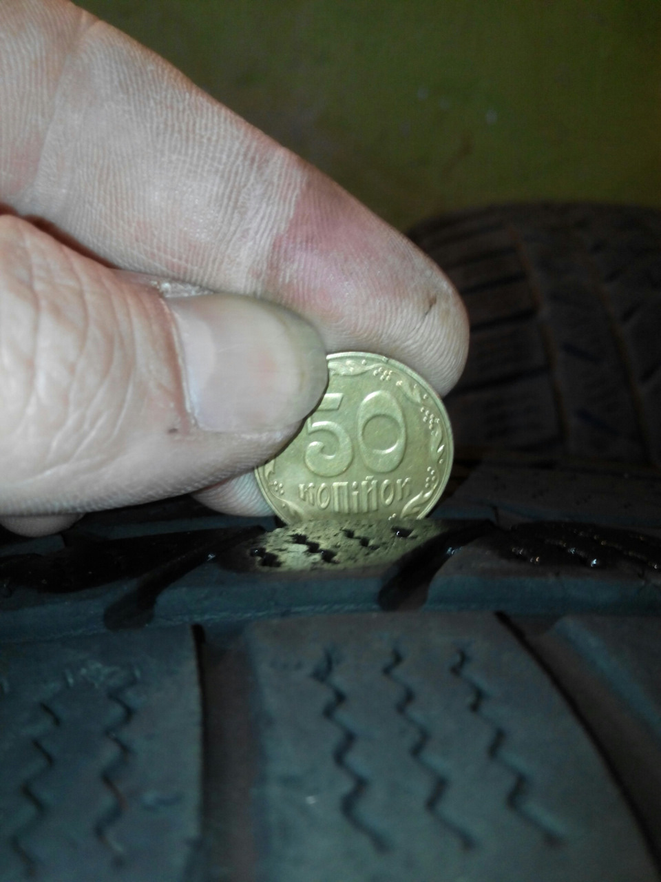 Продам зимову гуму FALKEN 4