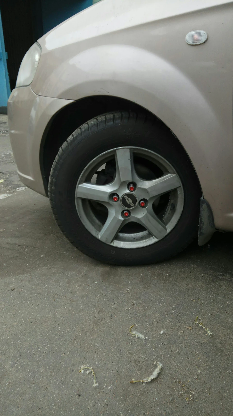 Заміна колісних гайок))) на спорт))