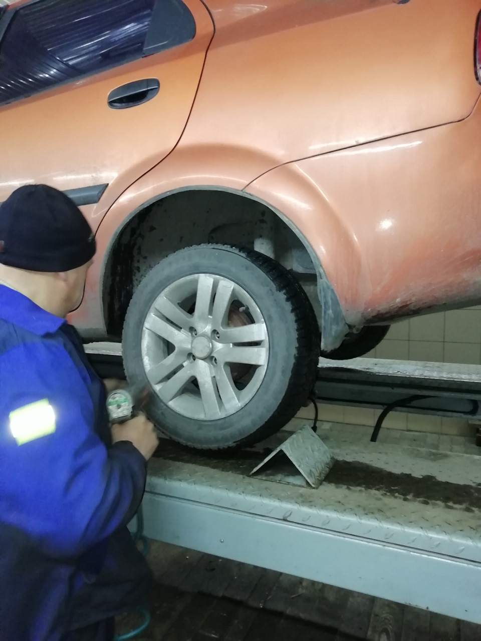 Заміна задніх гальмівних колодок та циліндрів 3