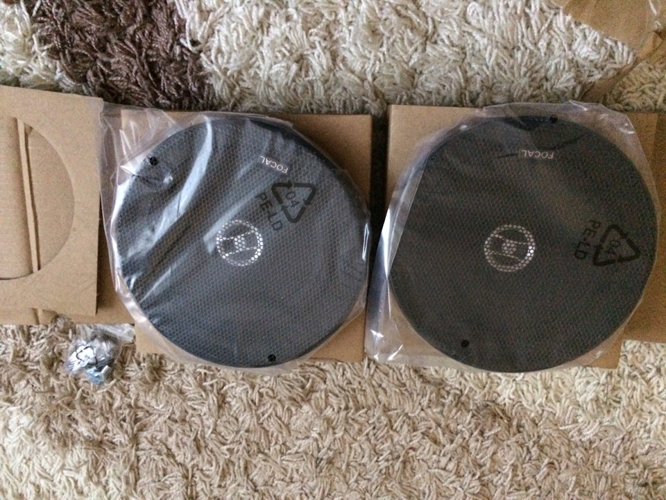 Focal auditor RCX-165 у задню полицю 3