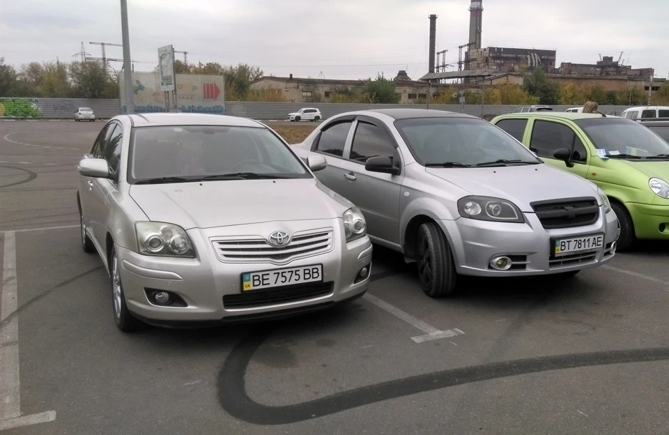 Авео та Авенсіс