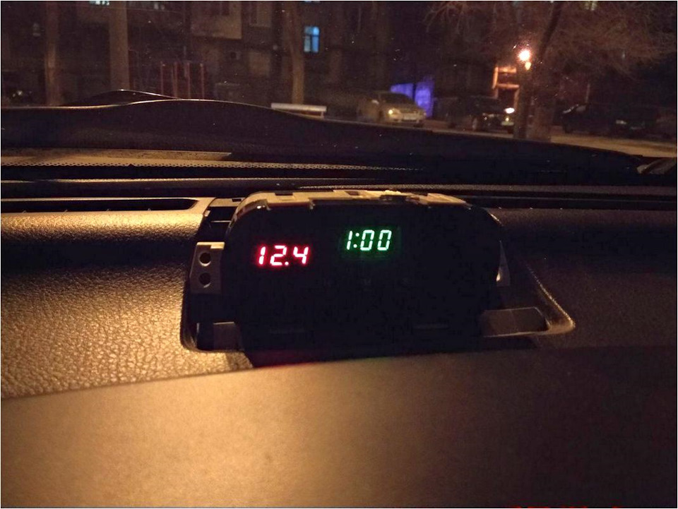 Вольтметр в годинник АВЕО Т250 1.5 1