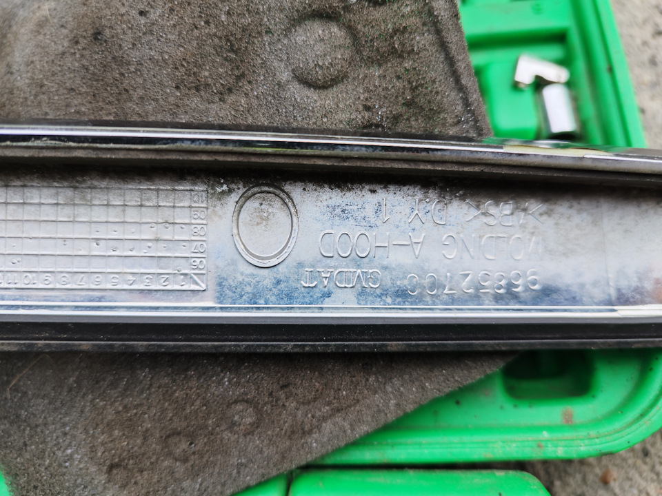 Накладка капота (шабля) на Авео Т250 (96648691-GM) 5