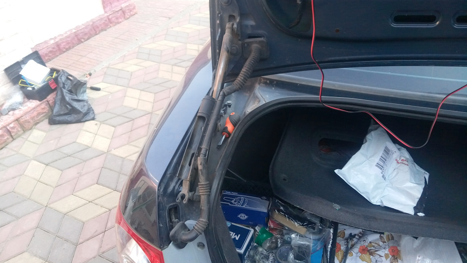 установка задньої камери в Chevrolet Epica 2