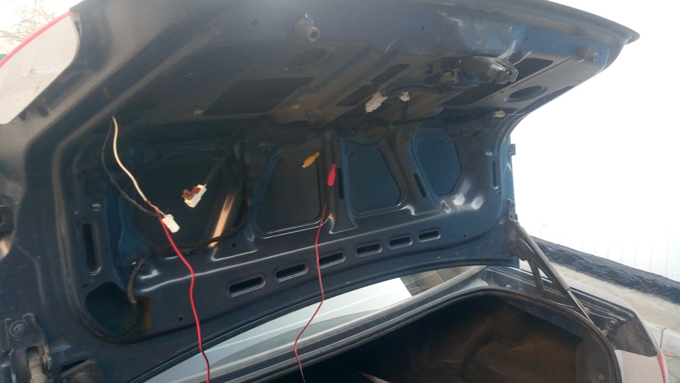 установка задньої камери в Chevrolet Epica 1