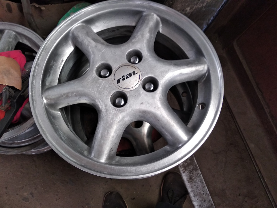 Нові тапки R14 ET35 6J 2