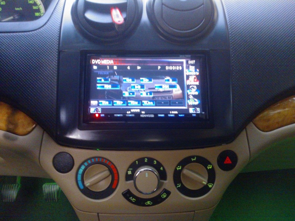 2-DIN Магнітола 2