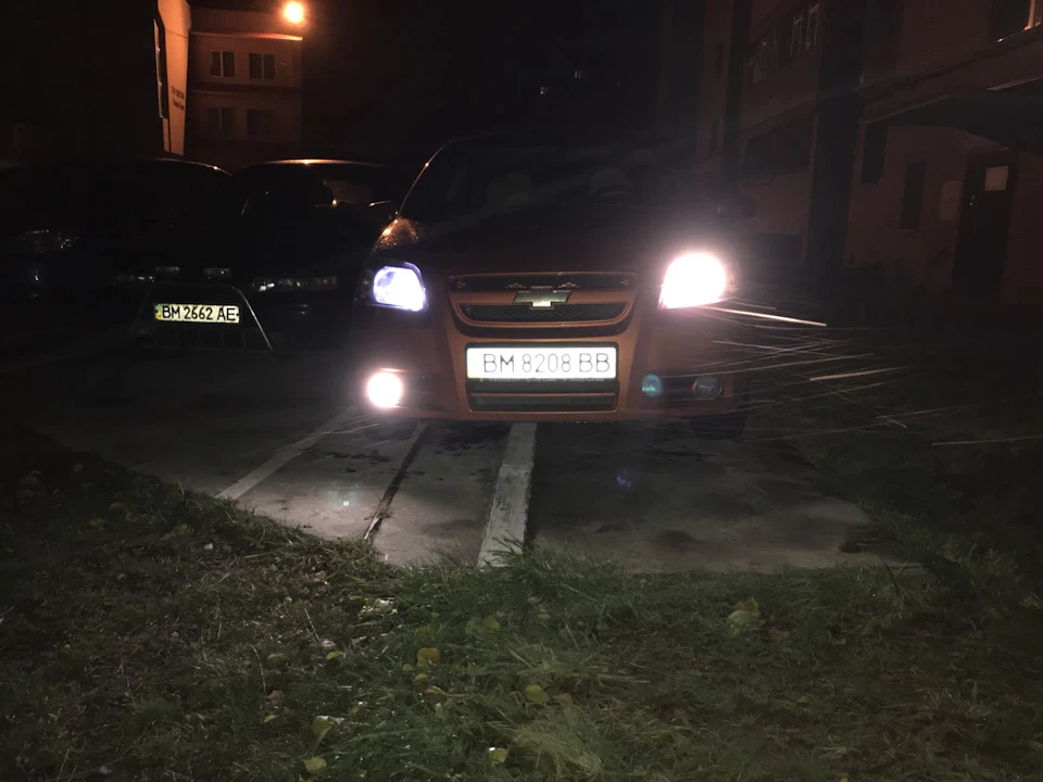 HELP! Підкажіть які лампочки в туманках стоять і які вибрати у Головне світло?