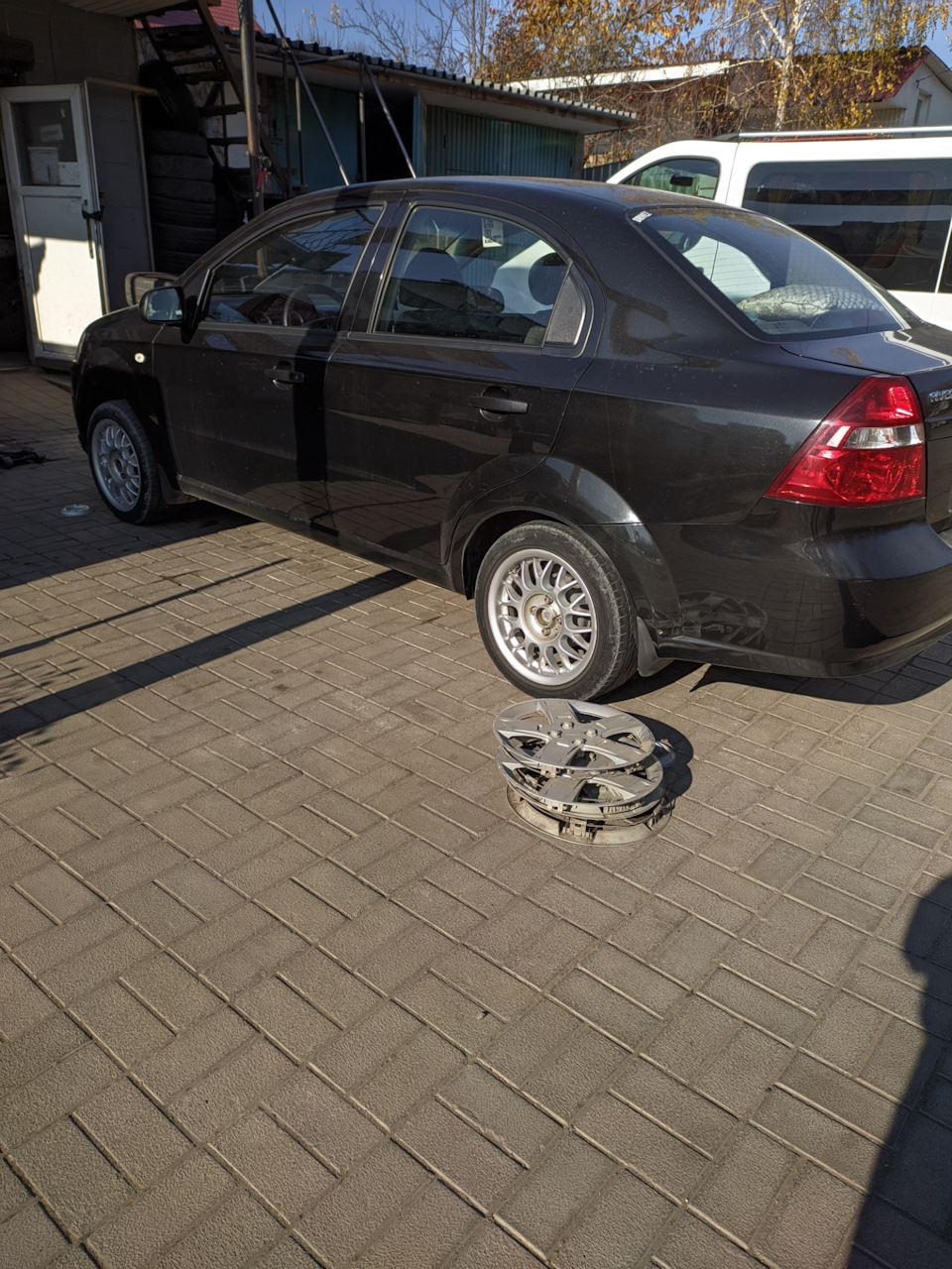 Нова зима Barum 185/60 r15 4