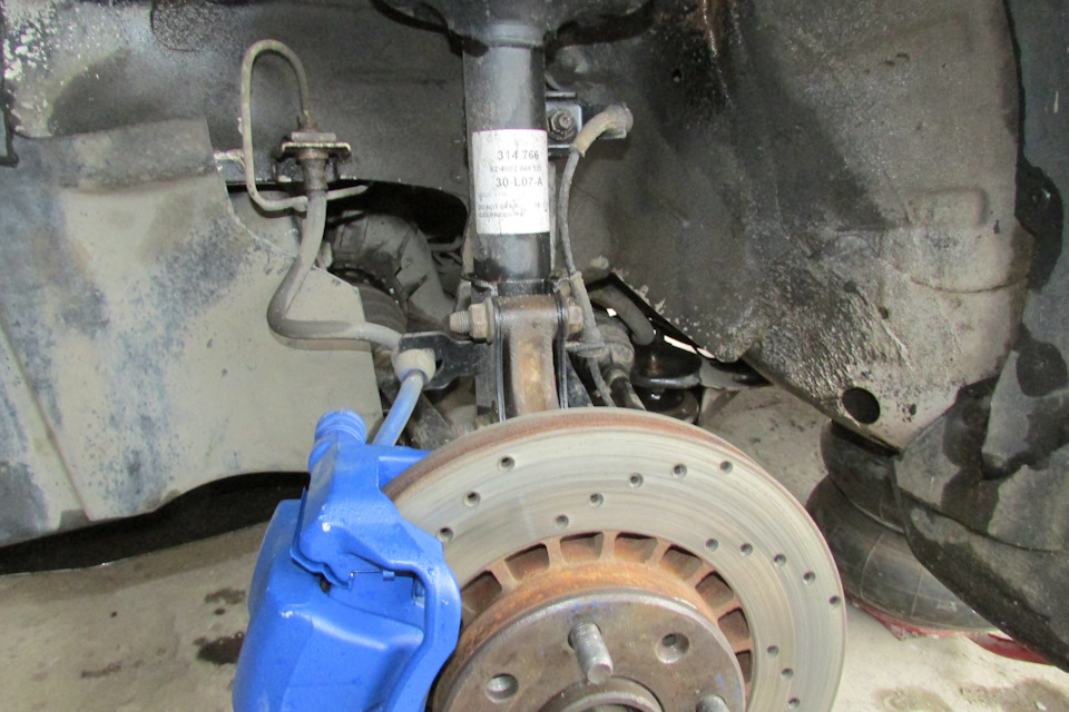 Заміна передніх амортизаторів Sachs 4