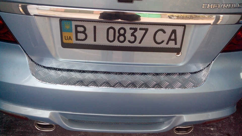 Нова накладка на задній бампер 3