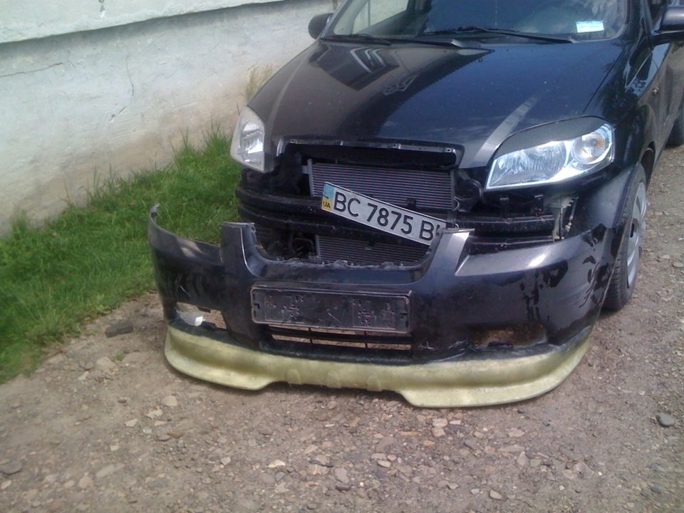 бампер перед. 3