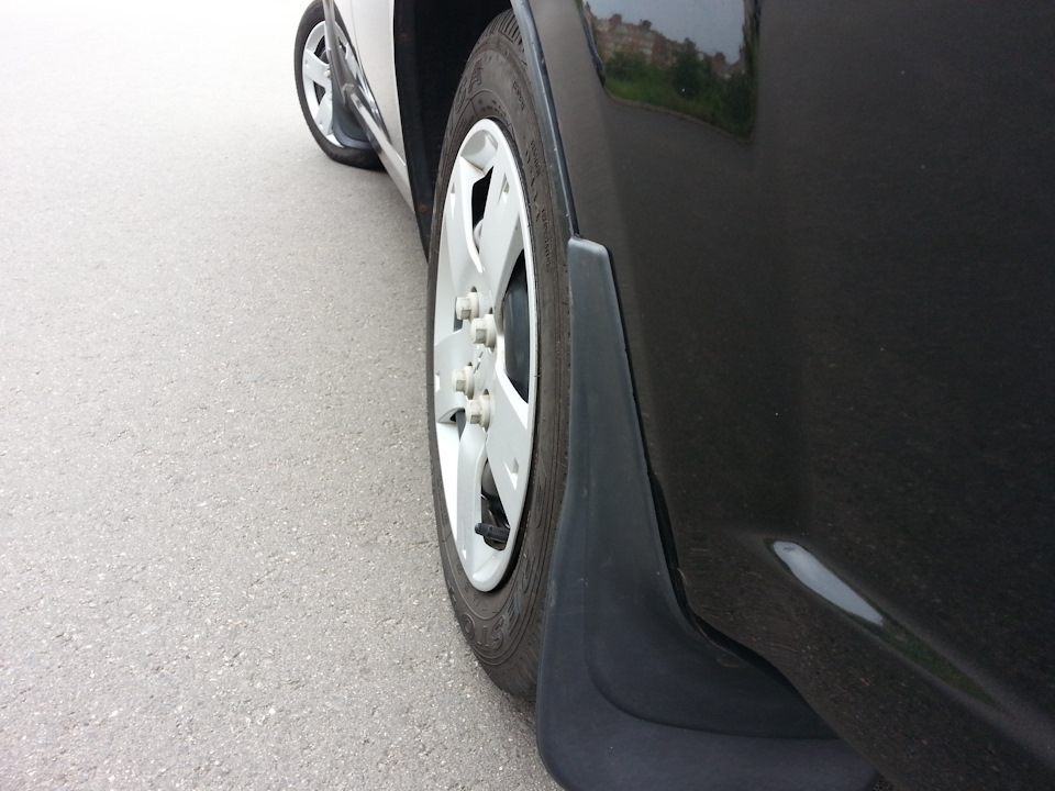 Бризковики CarLife та Turtle Wax Color Magic 5