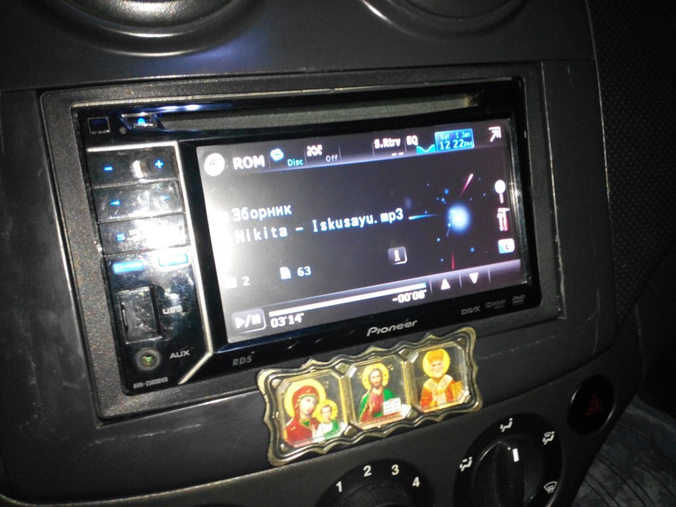 новий Pioneer AVH-2300DVD 1