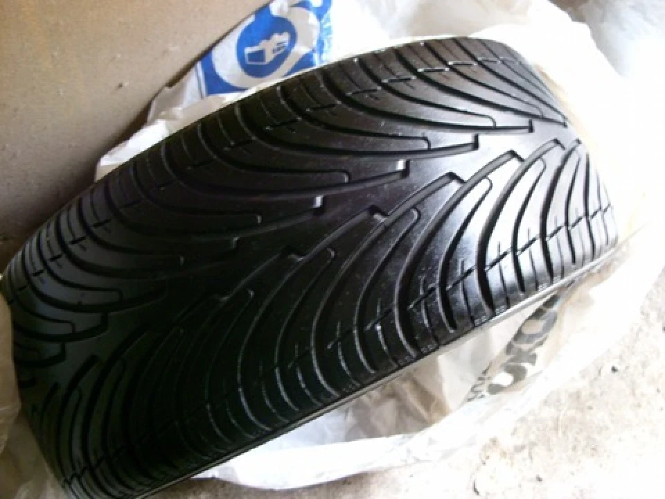 Продам літо гуму 205/45/R16, диски RAYS Versus campionato SS7 R16х7 4x100 ET42, білі