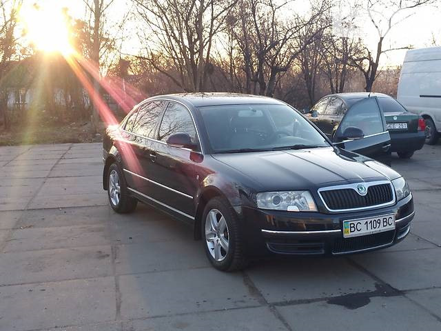 Куплю для себе Hyundai Sonata NF від 2008 (рестайл) або Škoda Superb від 2008 р. рестайл 2