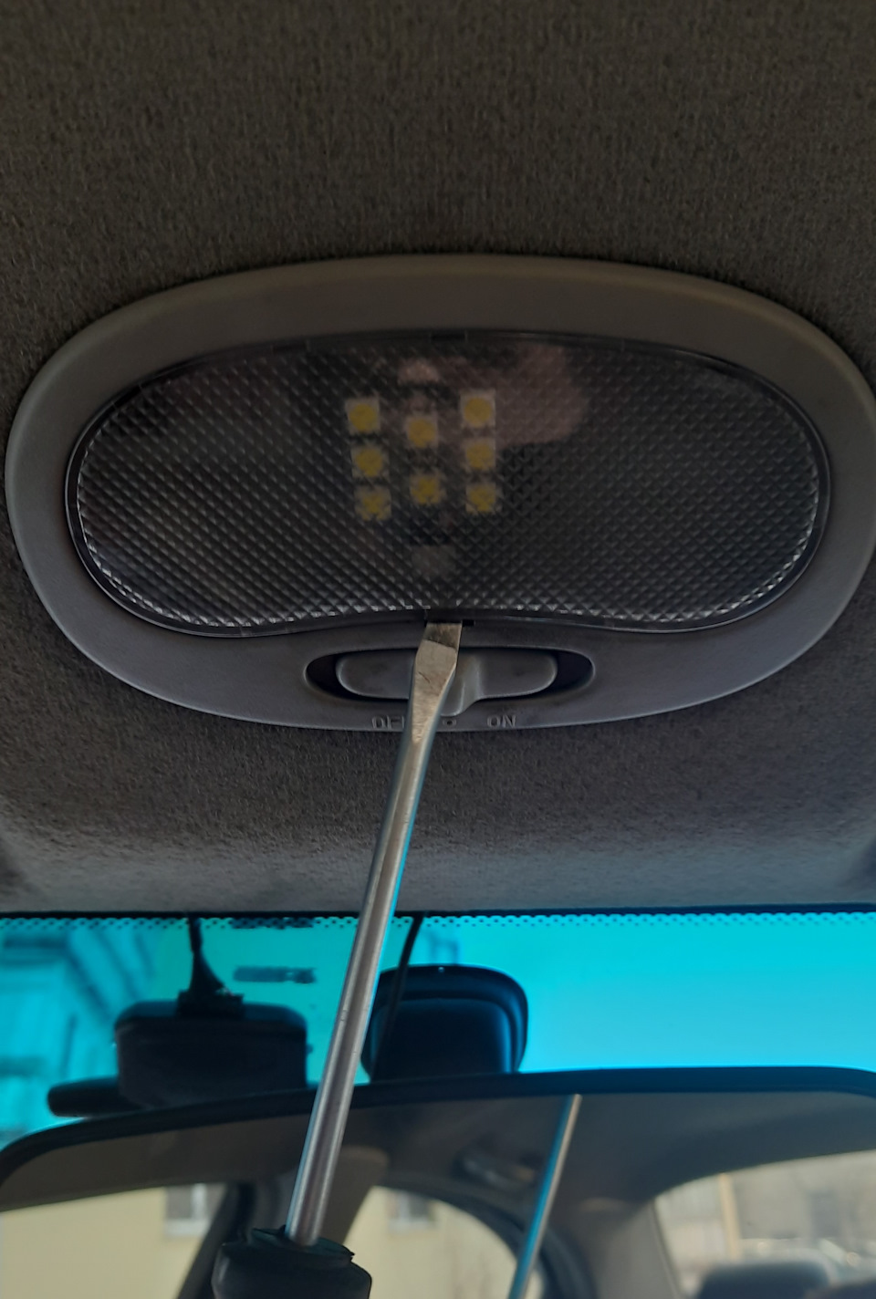 Ввічлива підсвітка салону в плафон Авео Т250 Хуліганка 2