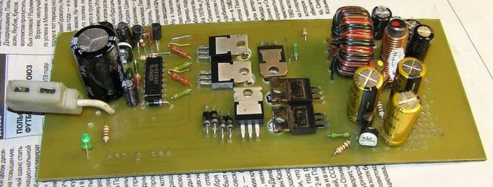 CarPC. Блок живлення, корпус.