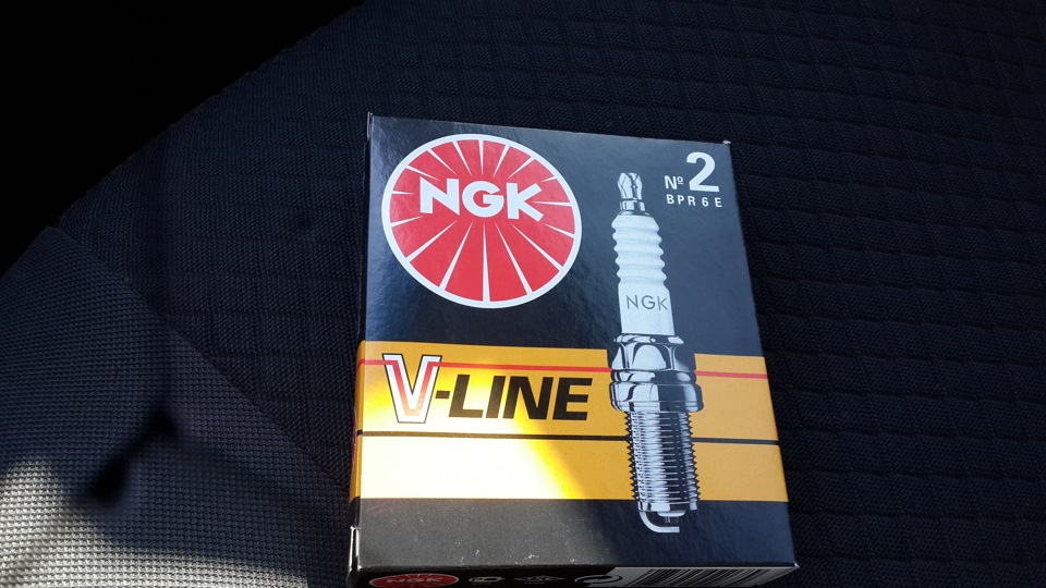 Зміна Свічок на NGK 4