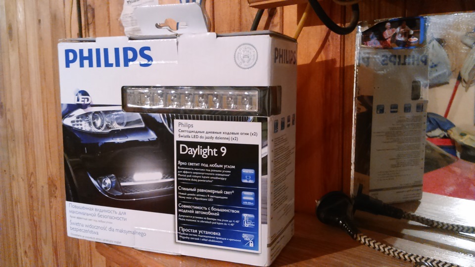Дневні ходові вогні PHILIPS LED DayLight 9 12831WLEDX1 } 1