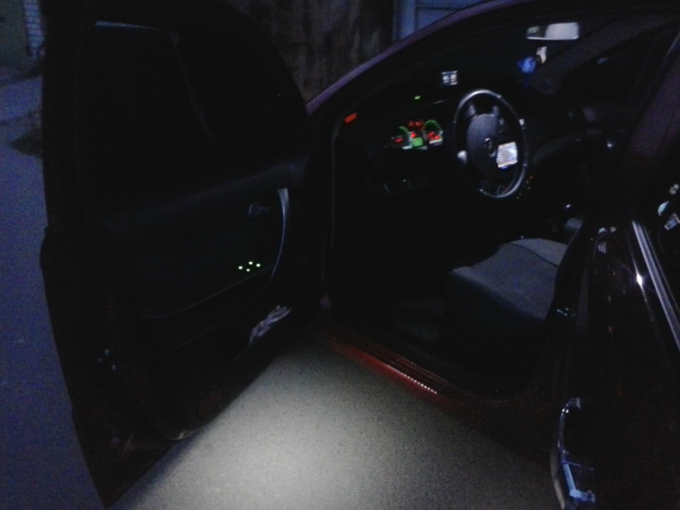 LED підсвічування у дверях 3