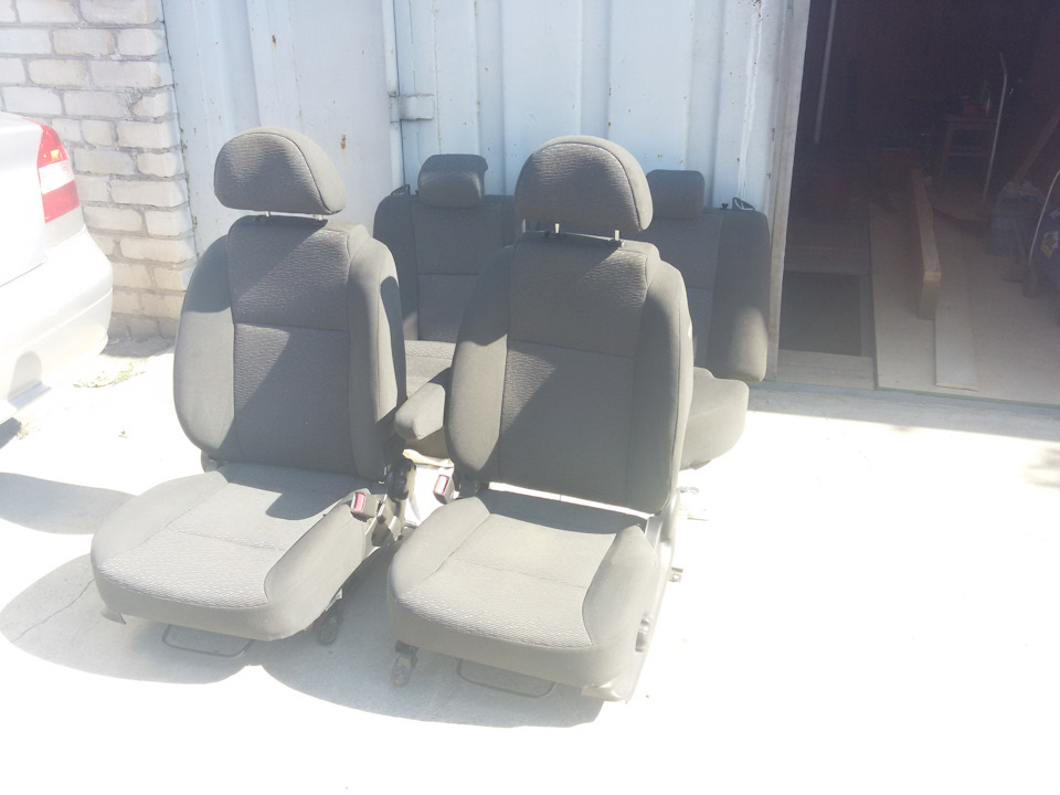 Сидіння від версії LT LUX з підлокітником та з бічними AIR BAG 1