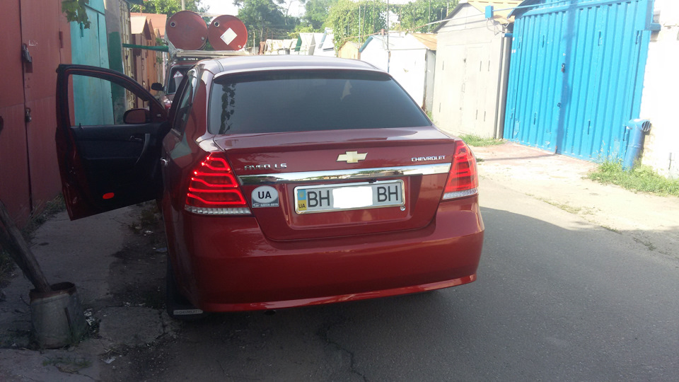 Задня оптика в стилі Mercedes-Benz W222 для Chevrolet Aveo т250 год 2 (Як вони світять) 2