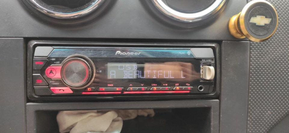 #3 Новий (старий) мешканець Pioneer MVH-S310BT 2