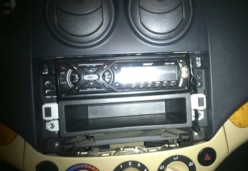 Нове ГУ - JVC KW-R500EYD
