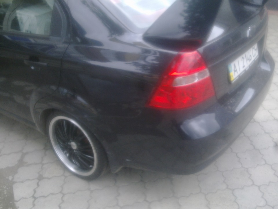 215/35R17 5