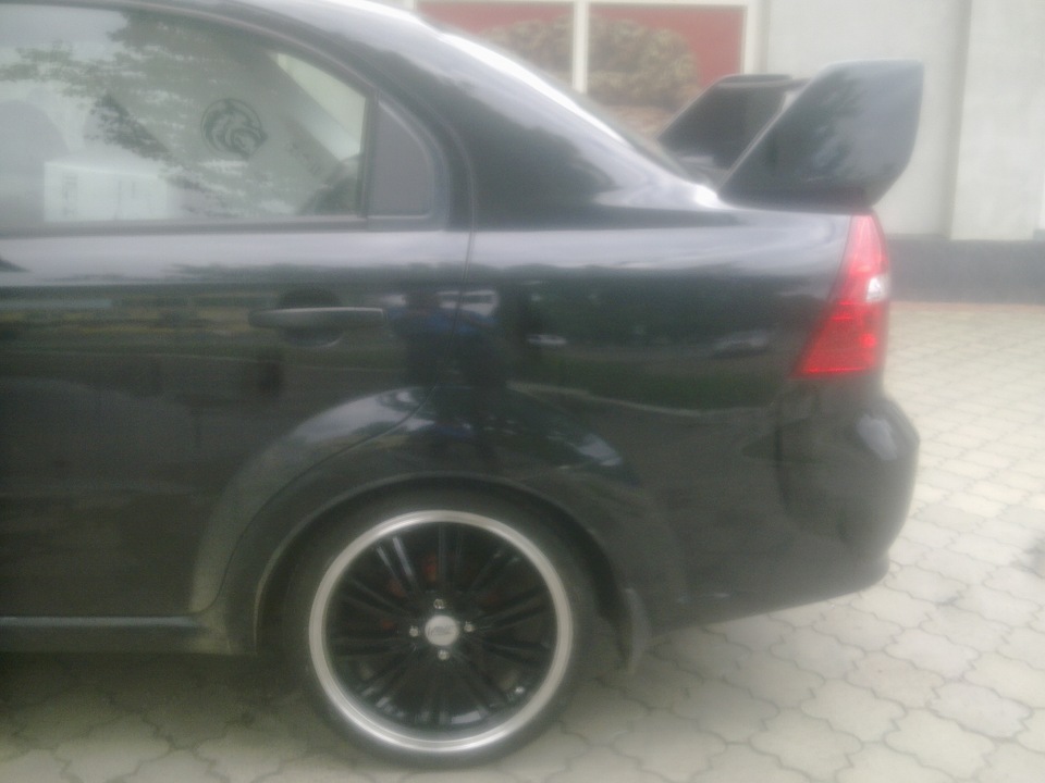 215/35R17 4