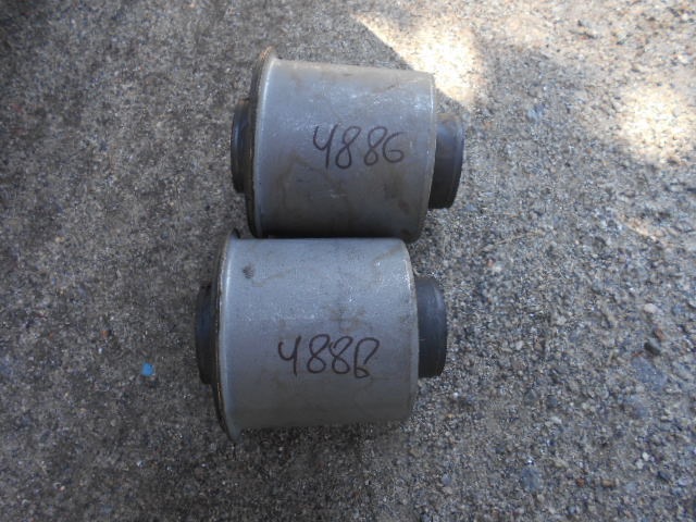 3амена сайлентблоків 3адньої балки 1