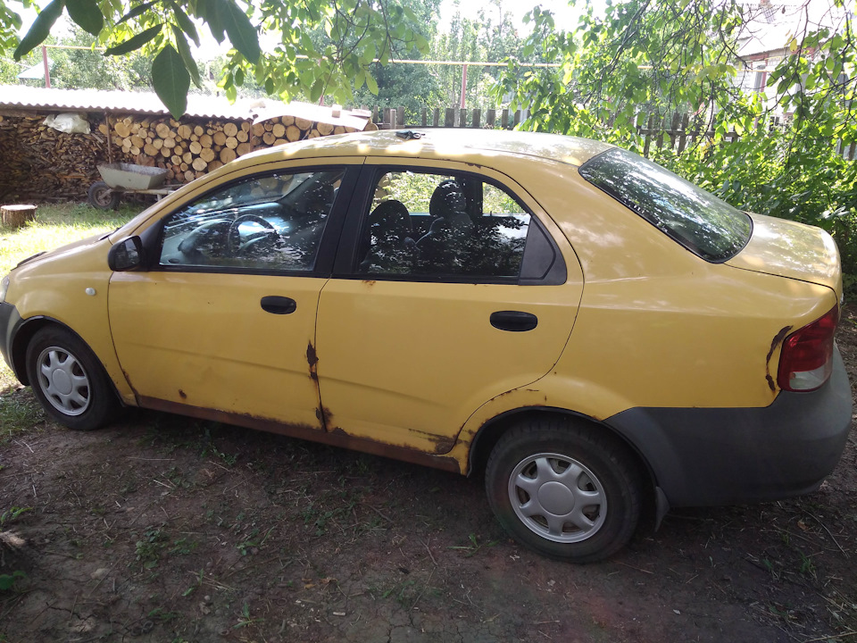 Шукаю всі двері та капот авео 2 (т200) 1