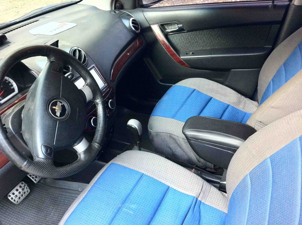 Непоганий бюджетний універсальний підлокітник в авто. 5