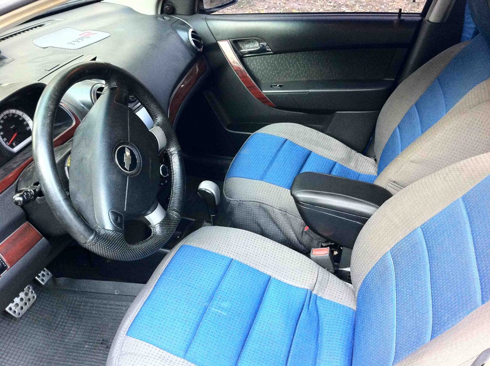 Непоганий бюджетний універсальний підлокітник в авто. 3
