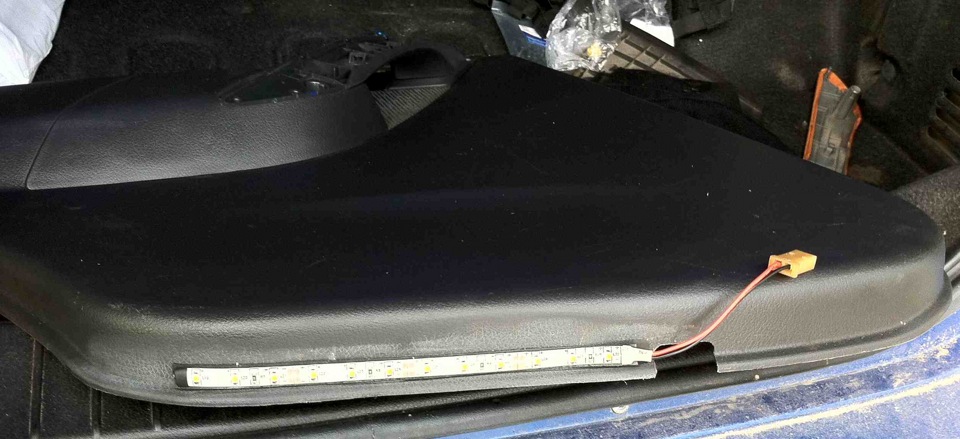 Підсвічування піддверного простору. 2
