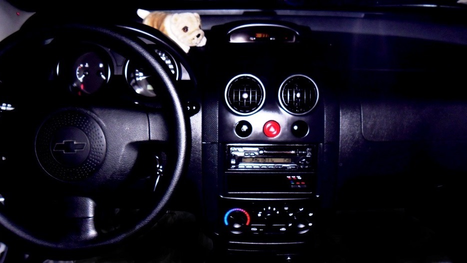 5. Magnitola JVC KW-R400 1