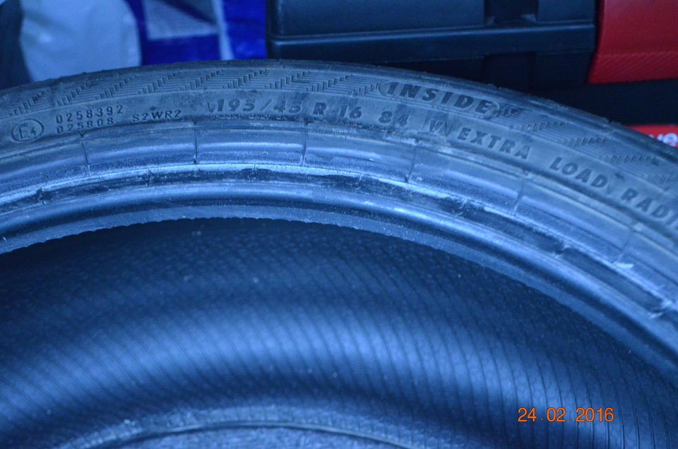 ПРОДАЮ гуму R16 195/45 3шт+1шт. з порізом. Пробіг 100км./1 день. 5