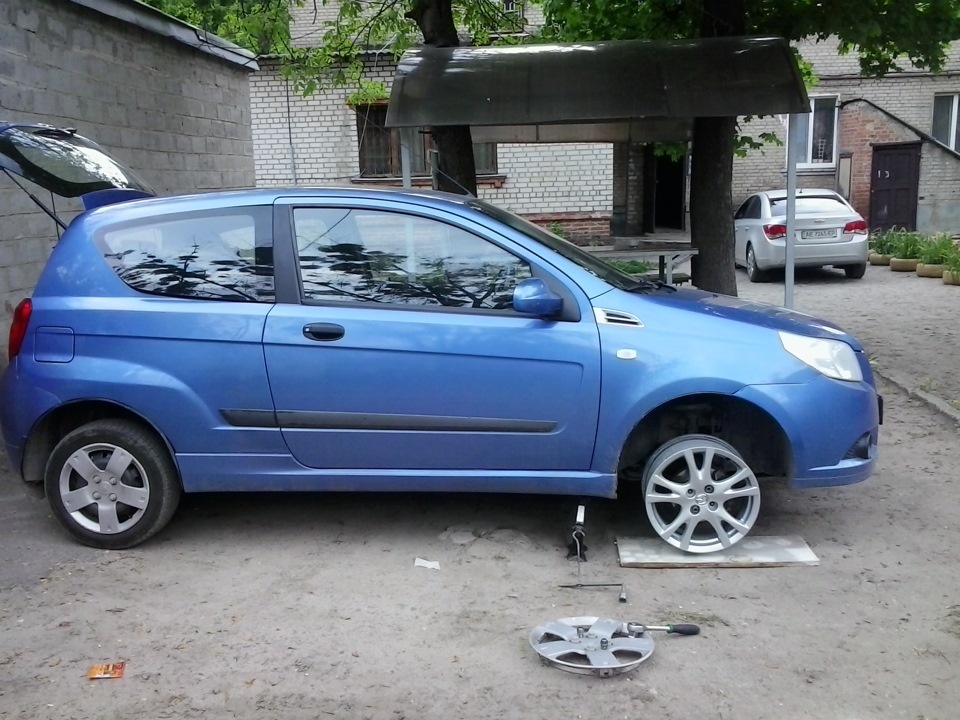 R16 mazda 2 4