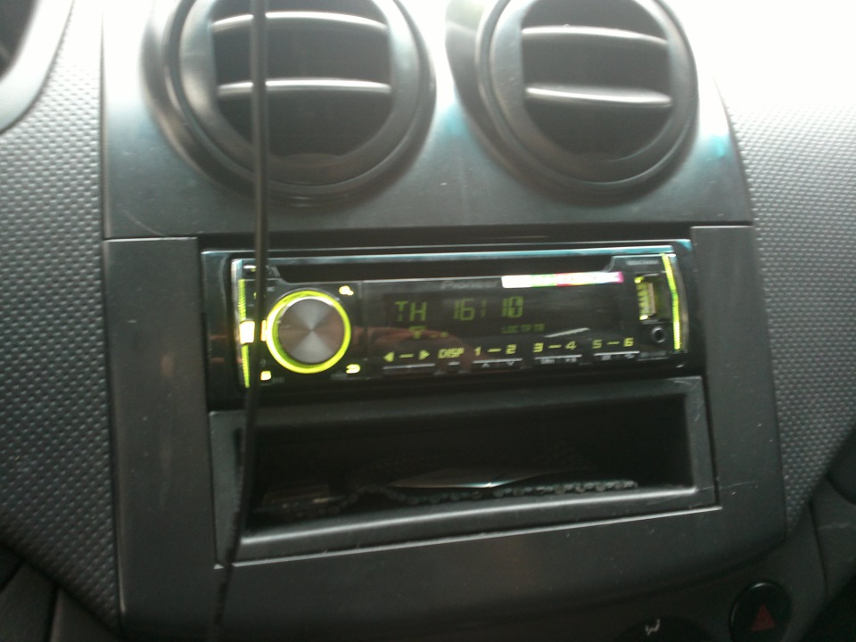 Pioneer DEH-x3600 1